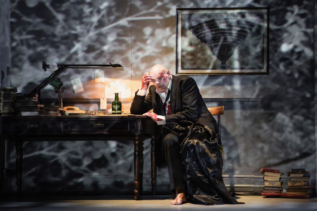 Szenenfoto aus Il Viaggio, Dante, Opéra national de Paris 2025