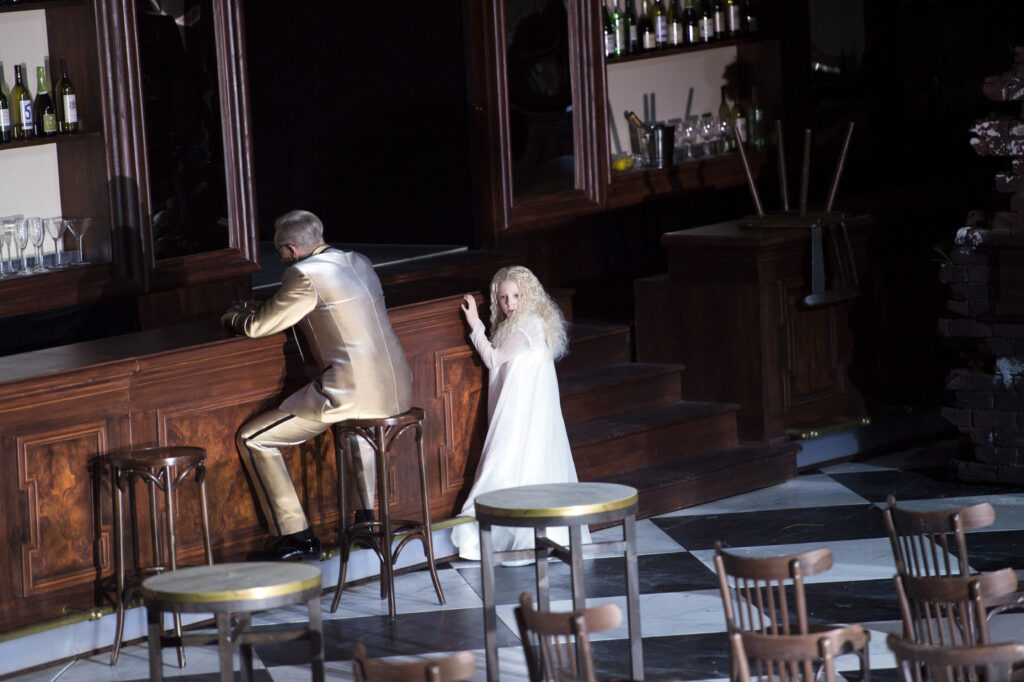 Szenenfoto aus Euryanthe an der Oper Frankfurt, 2015